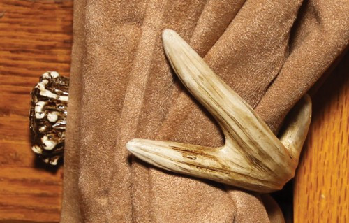 Rivers Edge Deer Antler - Tieback Hooks 1 Pair Per Pack<