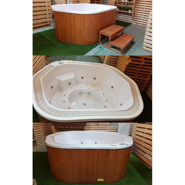 Spa Poligonal Con Faldón De Madera