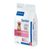 En pose med SENIOR DOG Large & Medium - Foder til ældre hunde