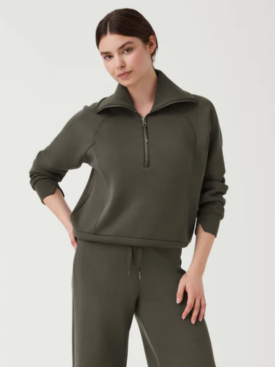 Airessentials Half Zip - L.A. Green