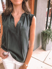 Sleeveless Fray Edge Pullover
