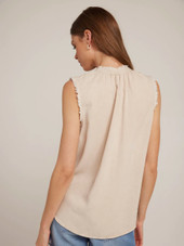 Sleeveless Fray Edge Pullover