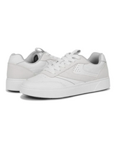 Karmelle Sneaker