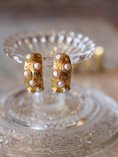 Astrid Hoops - Freshwater Pearl