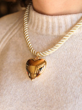 Lily Necklace