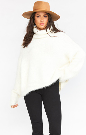 Fatima Turtleneck Sweater Fuzzy White Knit