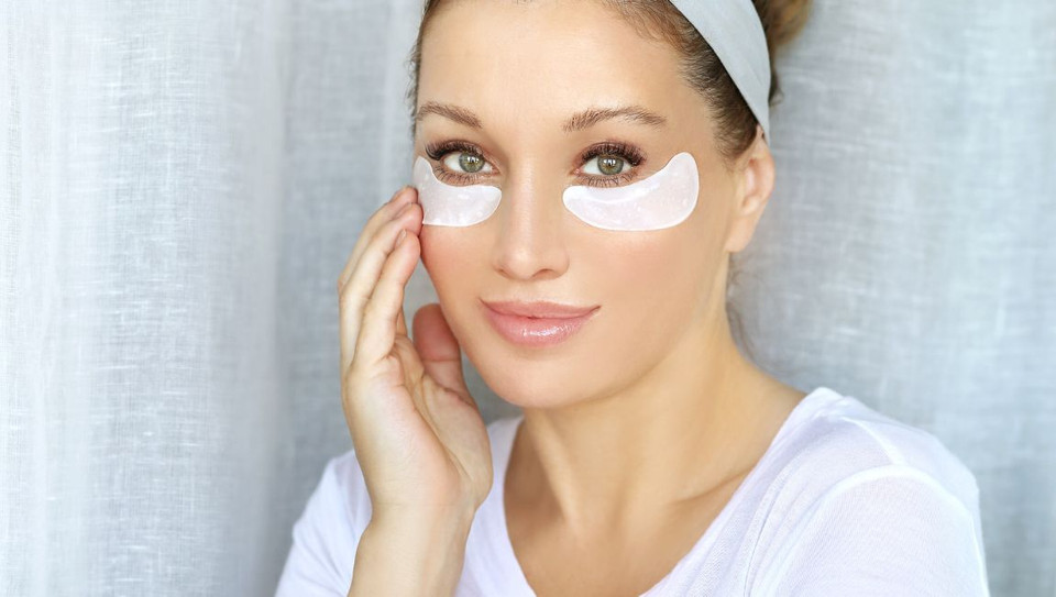 How to Reduce Eye Puffiness - The Best Korean Eye Creams for Puffiness