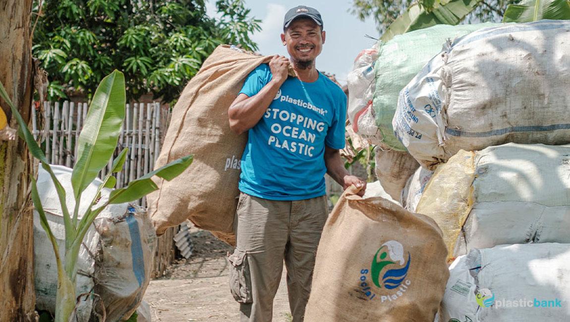 Skinsider Collaboration with Plastic Bank: Transforming Lives and Oceans, One Plastic at a Time