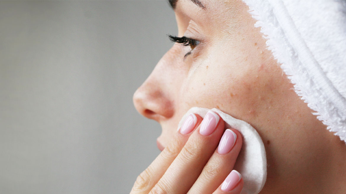 ​Is Exfoliating Good for Acne?