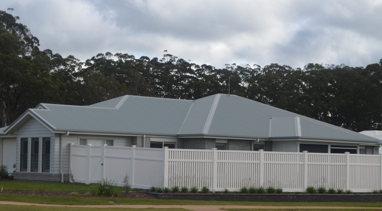 Premium PVC 1800mm H Semi Privacy Picket Fencing