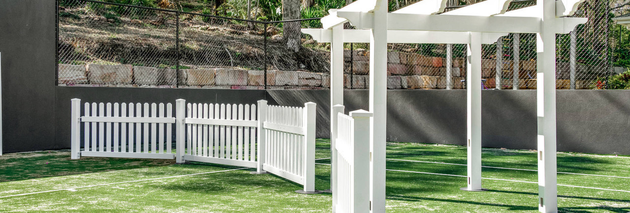 Premium White PVC 1000mm H Temporary Fencing