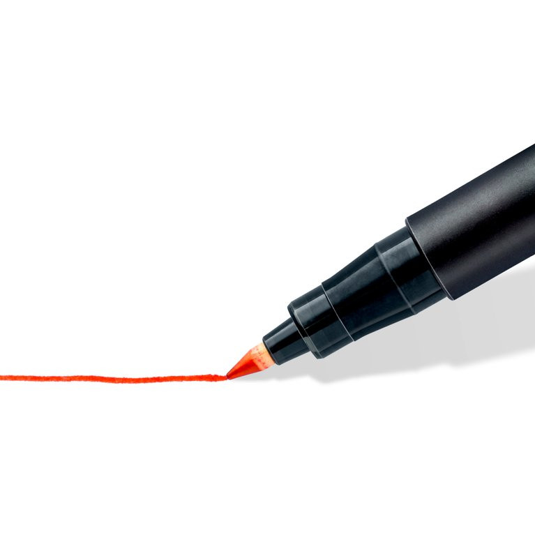 Fine 0.6mm tip of the Lumocolor permanent pen 318