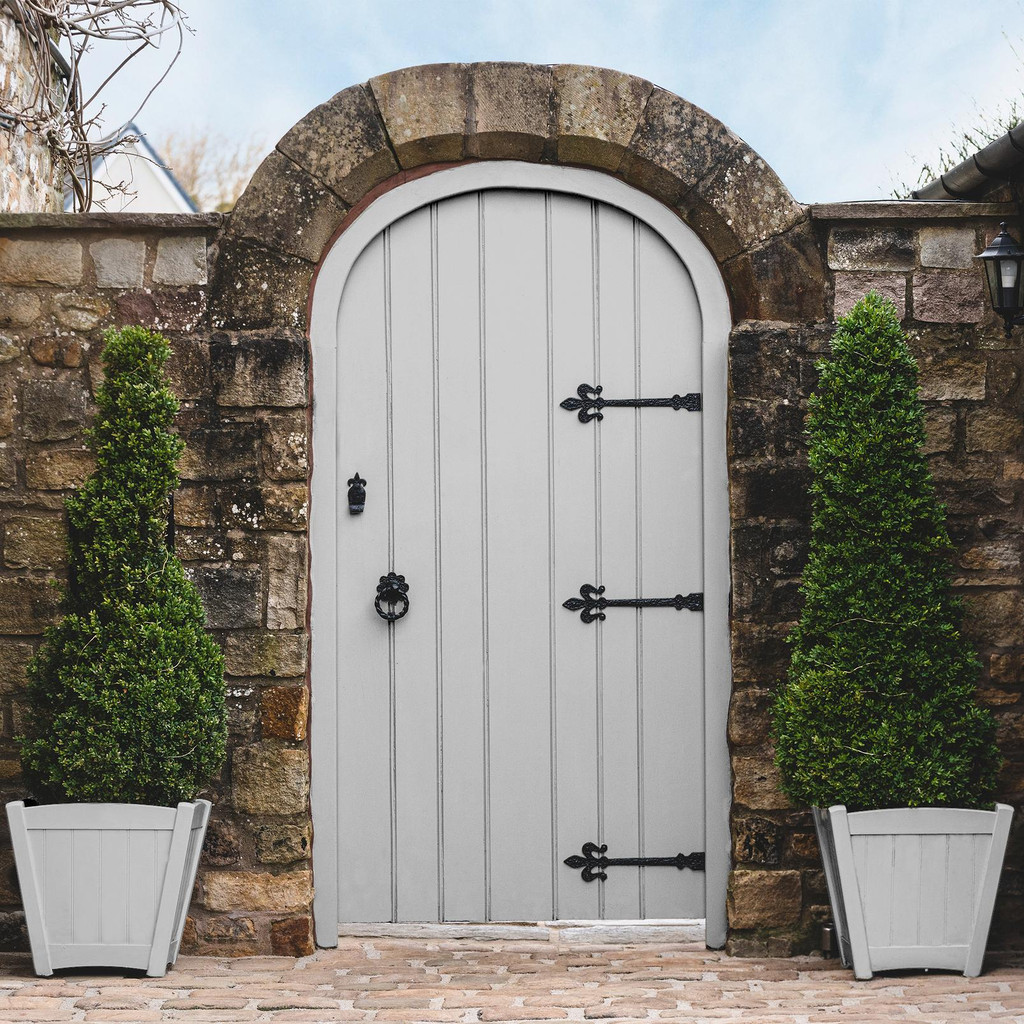 Dove Feather Paint - 109496_GATE_AND_POTS.jpg