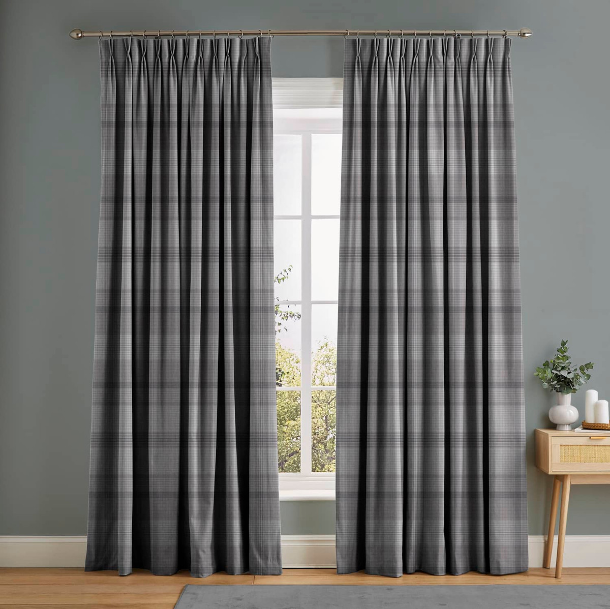 Heritage Plaid Gray Curtain