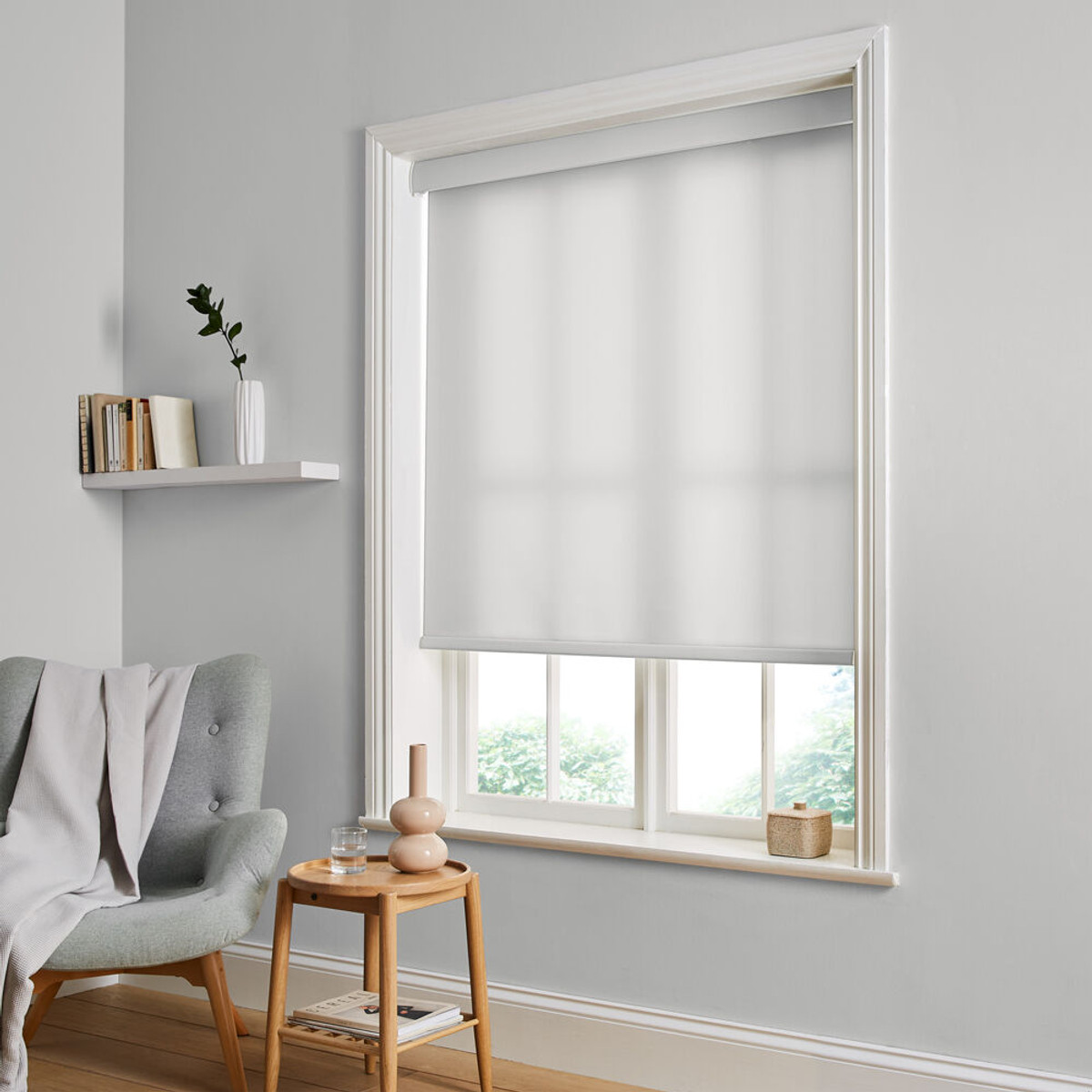 G&B White Roller Blind