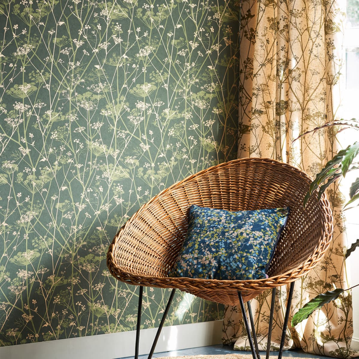 Wild Chervil Sage and Gold Wallpaper