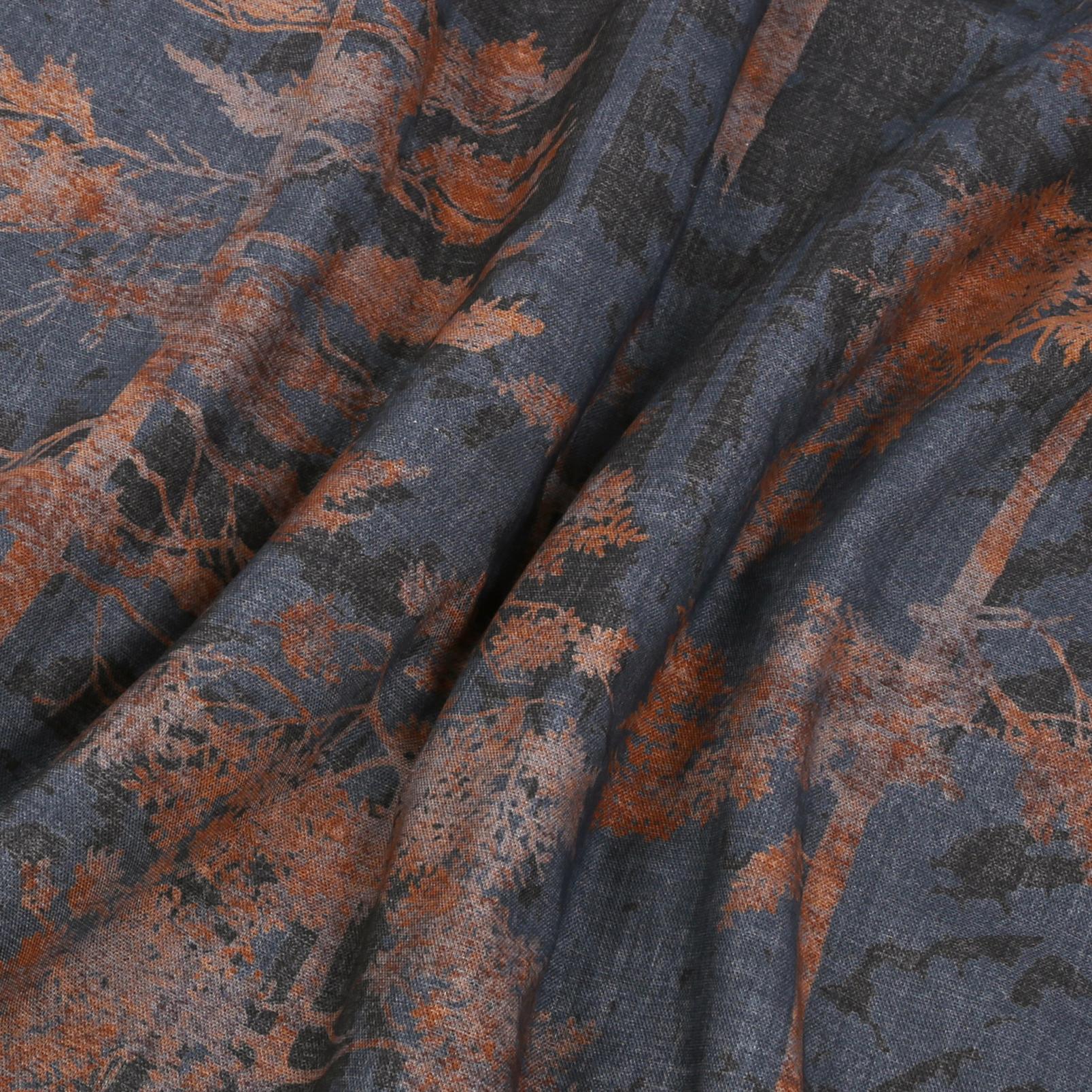 Norse Forest marineblauw met schorsgrijs gordijnen