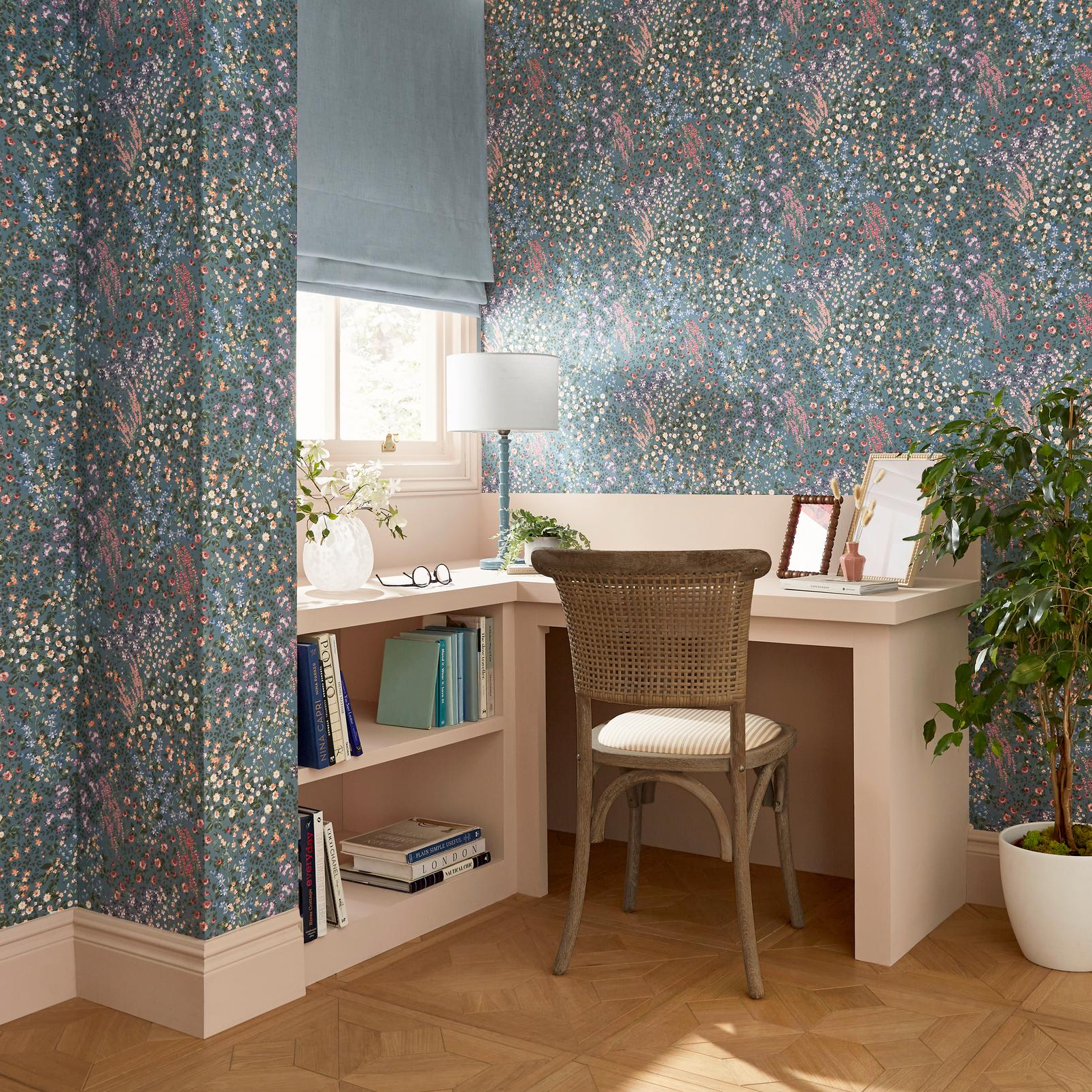 Painterly  Flora Teal Tapeten