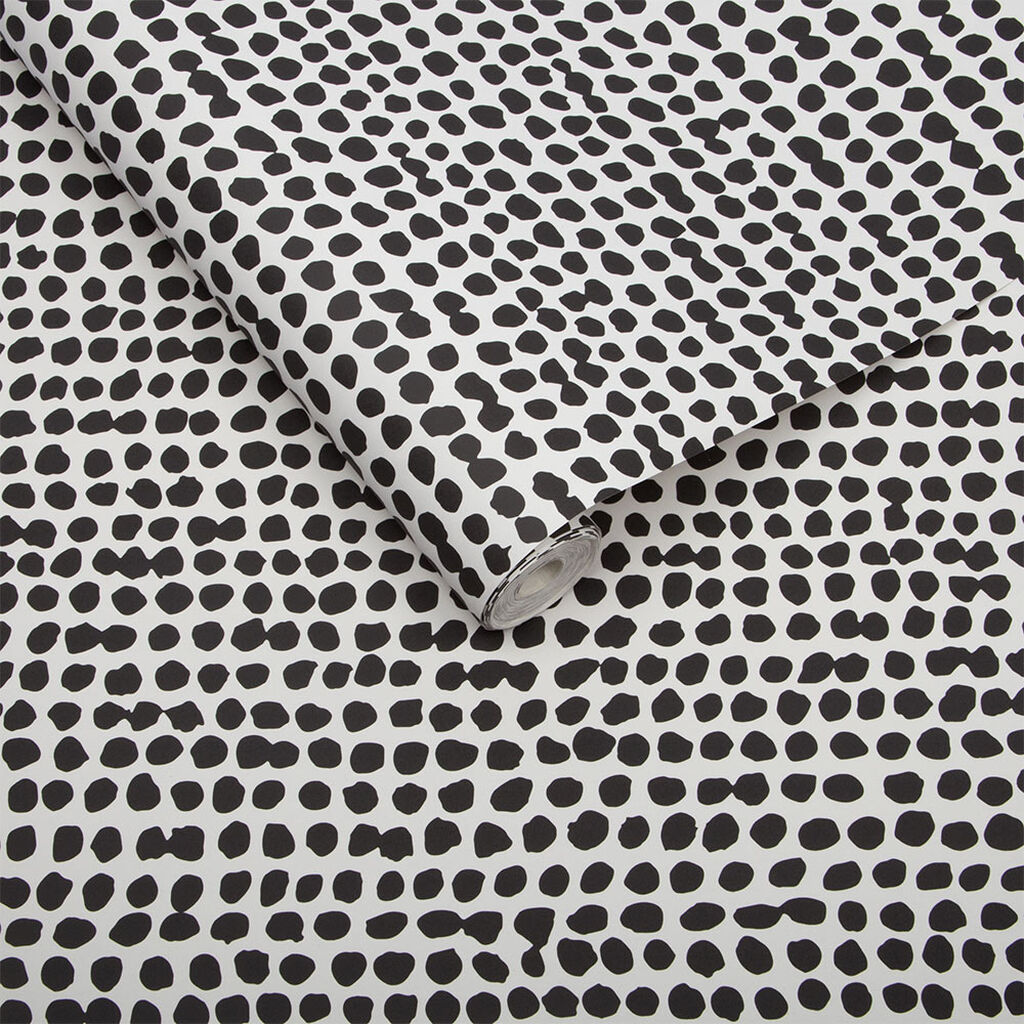 Dots Black & White Wallpaper