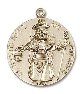 Large St Nino De Atocha Medal - 14kt Gold 1 x 7/8 Round Pendant 4268 Large St Nino De Atocha Medal - 14kt Gold 1 x 7/8 Round Pendant 4268