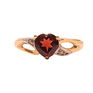 Heart Shaped Garnet Ring Heart Shaped Garnet Ring
