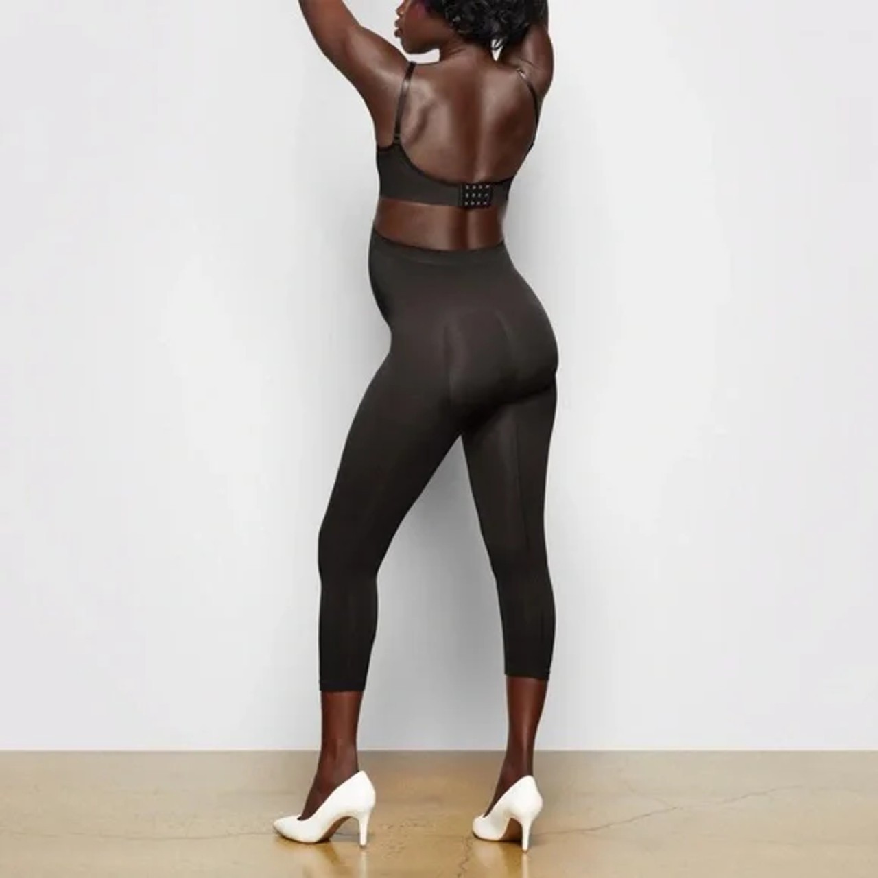 SKIMS Seamless Sculpt Mid Thigh Shaping Bodysuit Onyx Black Sz S/M NEW