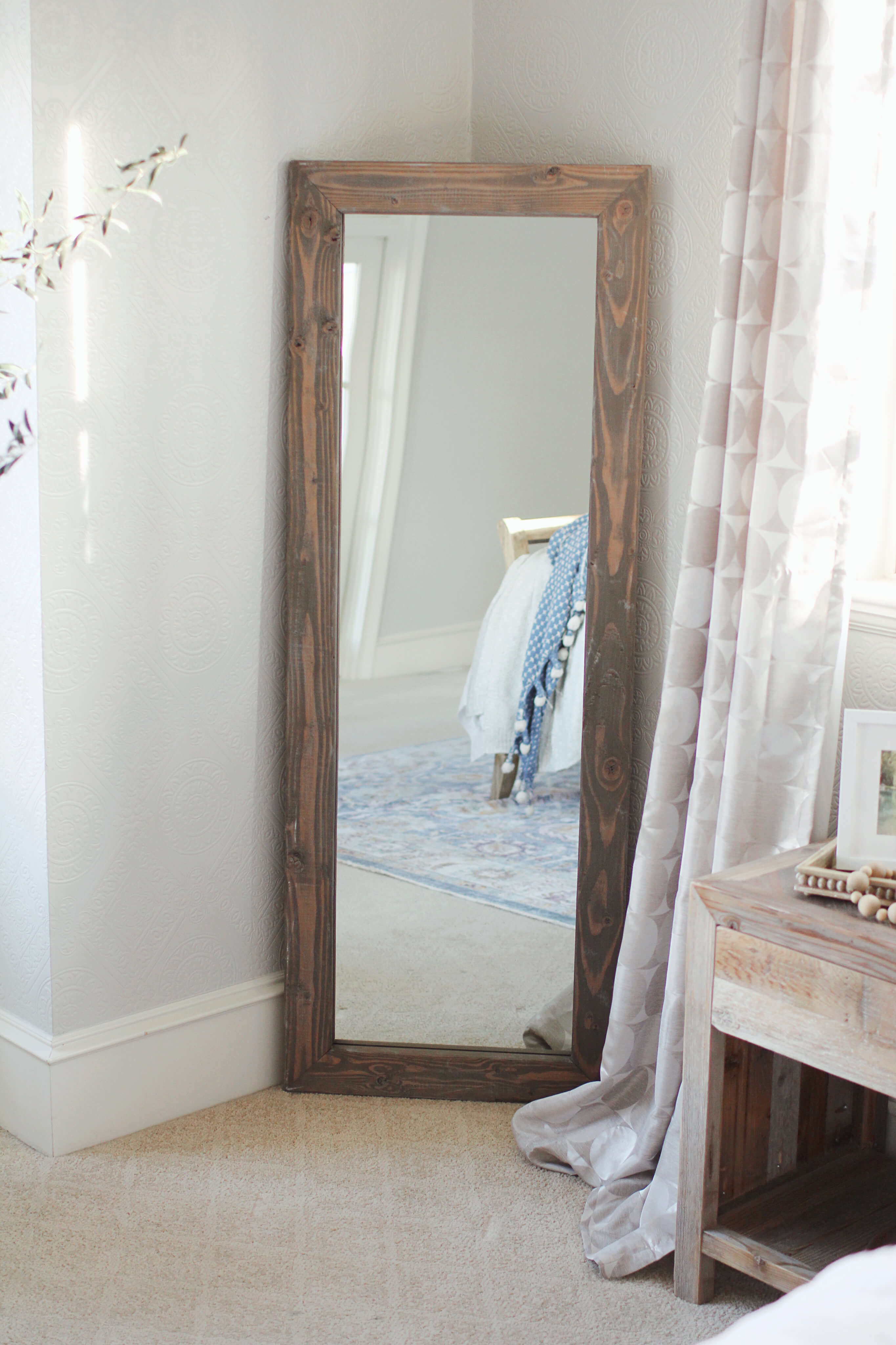 Wholesale Distressed White Wood Mirror - Buy Wholesale Mirrors