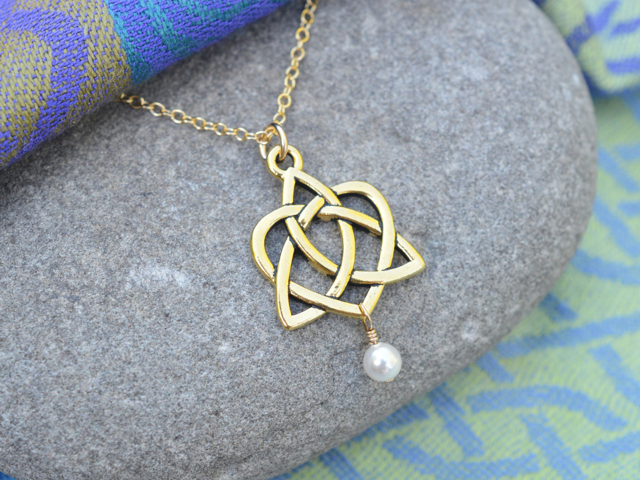 Amazon.com: Celtic Knot Necklace Sterling Silver Irish Made : Clothing,  Shoes & Jewelry