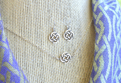 Irish Countryside Simple Celtic Knot Sterling Silver Necklace