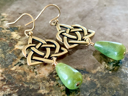 NEW Sister Knot Eternal Heart Yellow Bronze Earrings with Teardrop Connemara Marble NEW Sister Knot Eternal Heart Yellow Bronze Earrings with Teardrop Connemara Marble