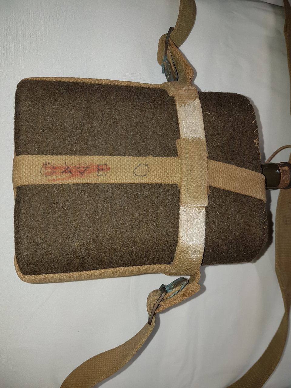 WW1 British Genuine canteen with shoulder strap.