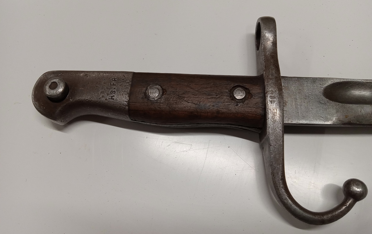 694 Bayonet 