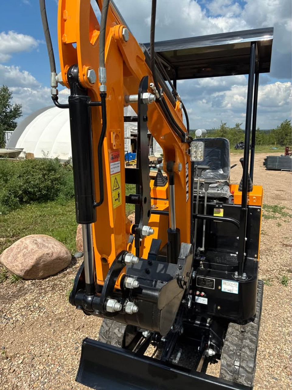 2025 NEW Mini Excavator Miva V15