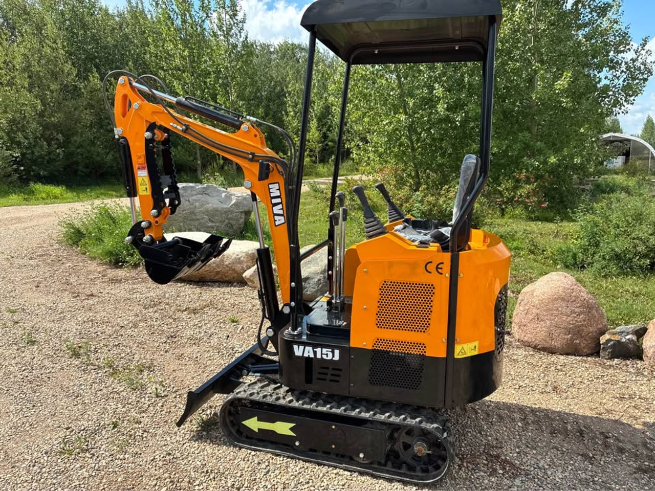 2025 NEW Mini Excavator Miva V15