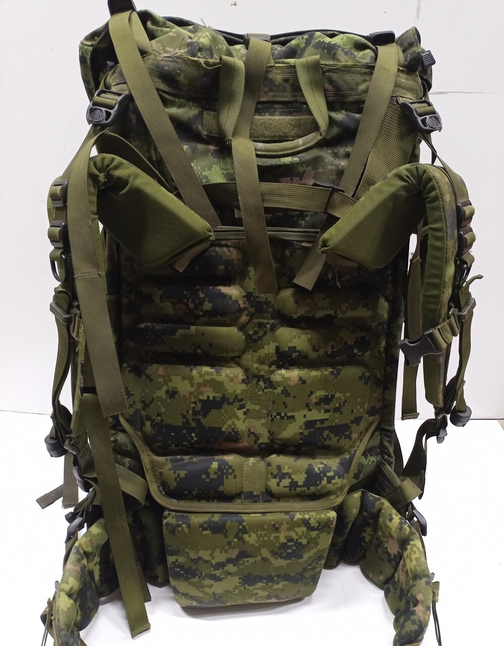 Genuine Canadian Forces CTS Large Complete Rucksack With Accessories 