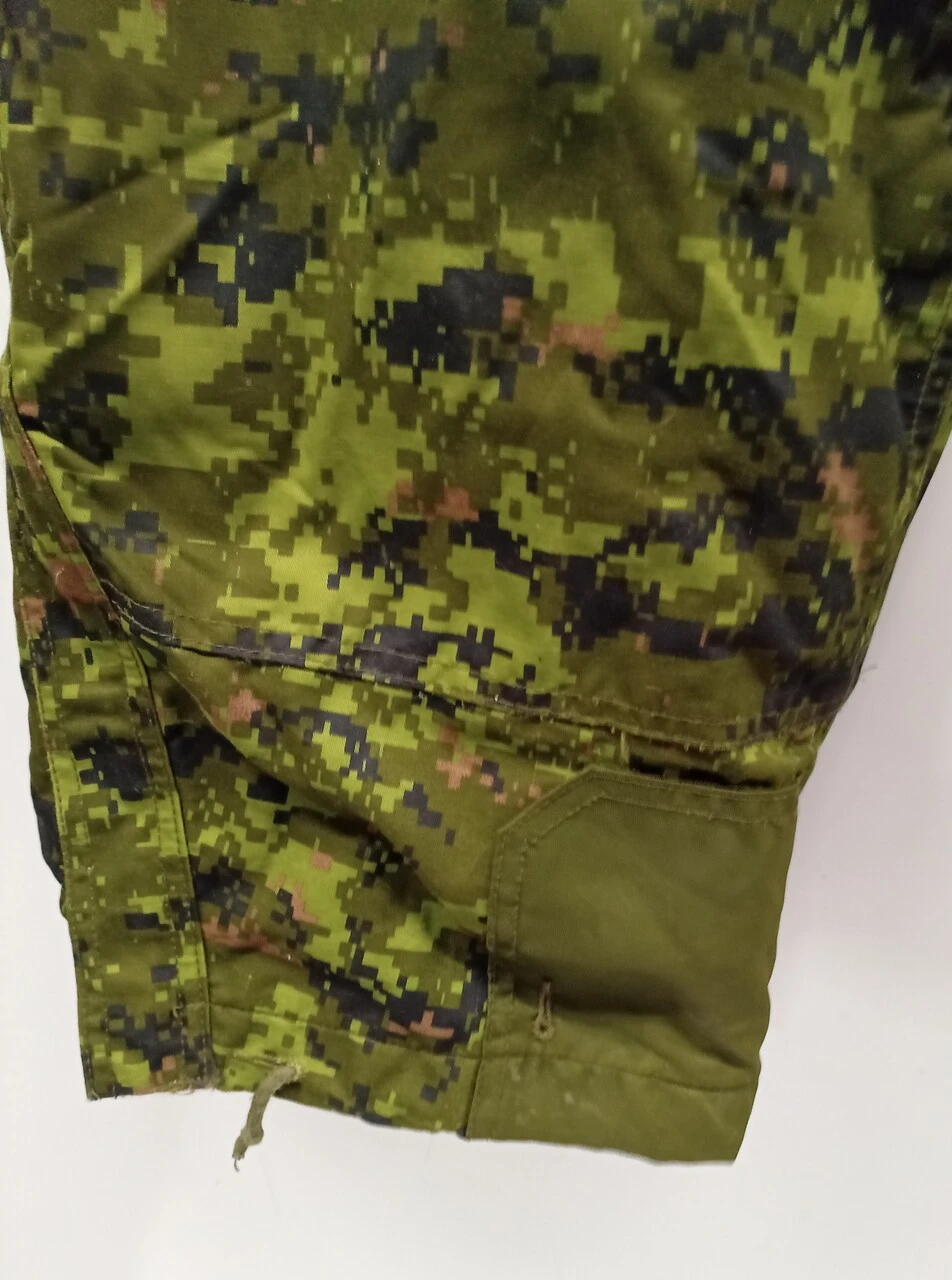 Genuine Canadian Forces Gortex Combat Pants Size 6730