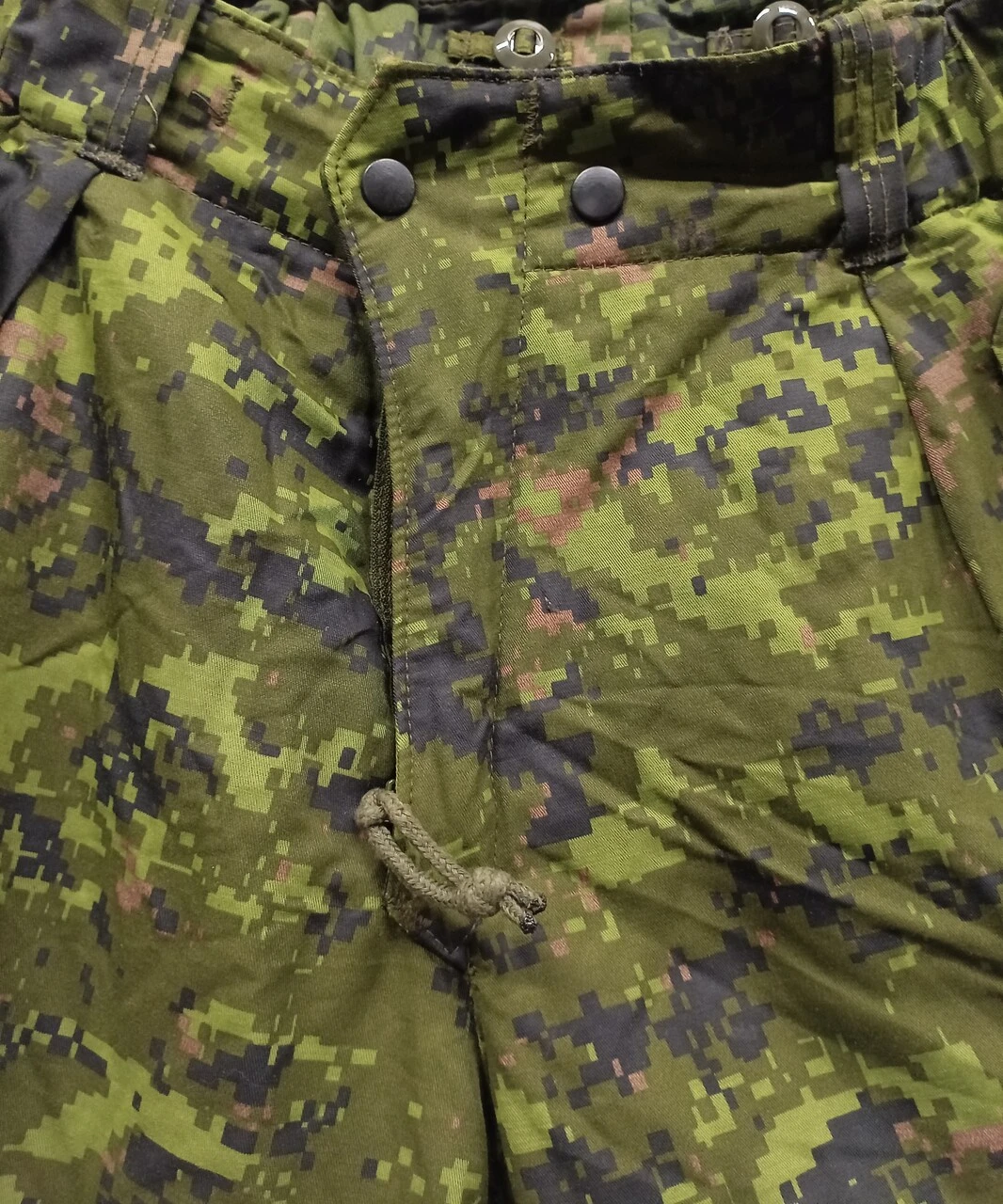 Genuine Canadian Forces Gortex Combat Pants Size 6730