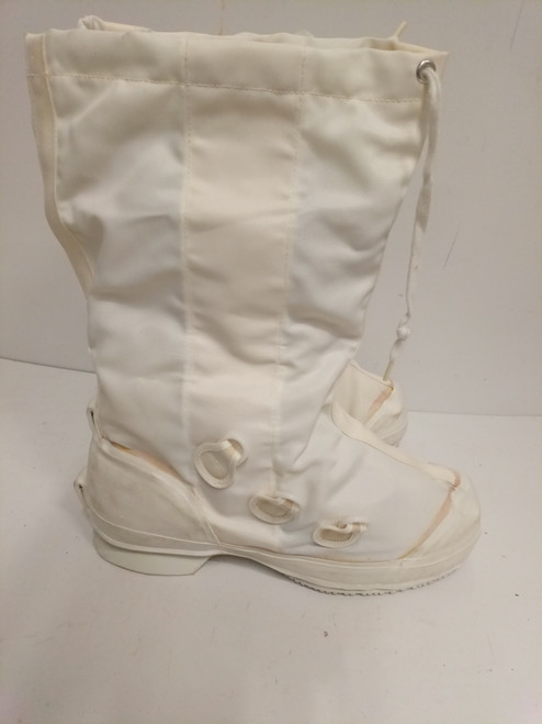Canadian military mukluk Size 10 Med