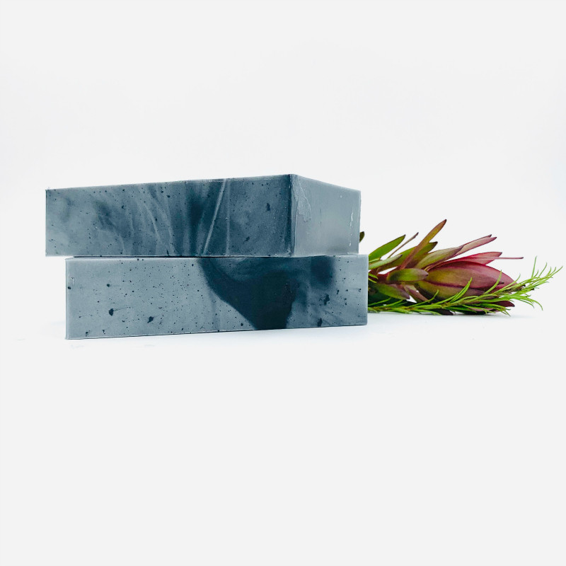 Charcoal is known for it's ability to detoxify and we've added the anti-bacterial benefits of Tea Tree essential oil, Lavender and Spearming for a refreshing clean! 