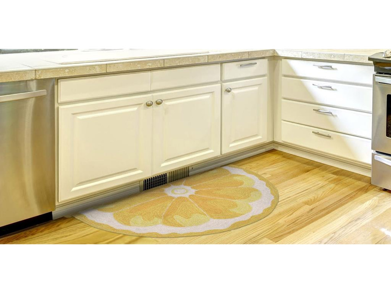 Liora Manne Frontporch 1556-09 Lemon Slice Yellow Area Rug Room Scene