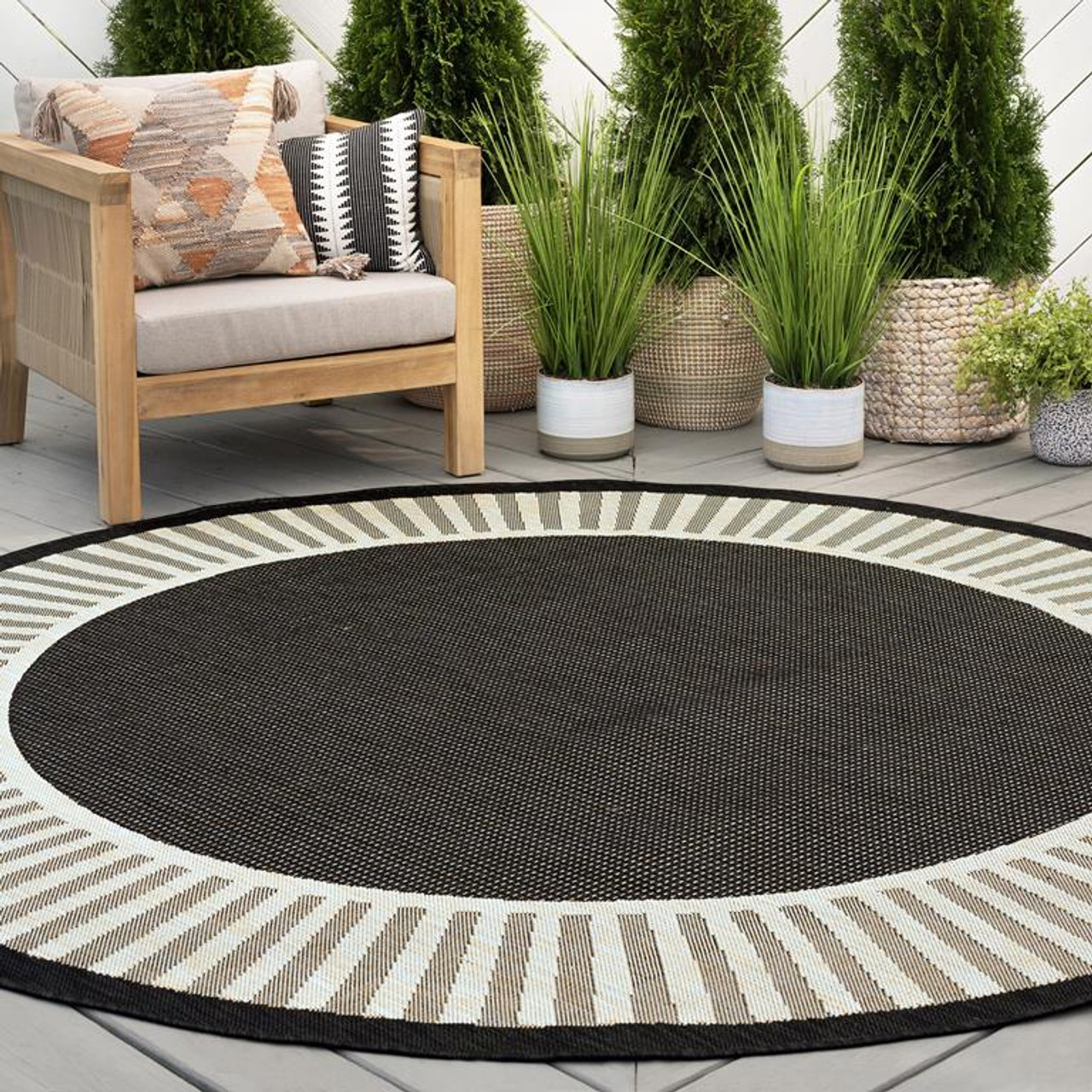 Tayse Eco Elgin ECO1100 Black Round Area Rug Patio Scene