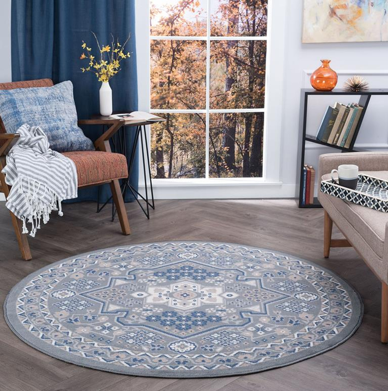 Tayse Hampton Logan HMP4009 Gray Round Area Rug Room Scene