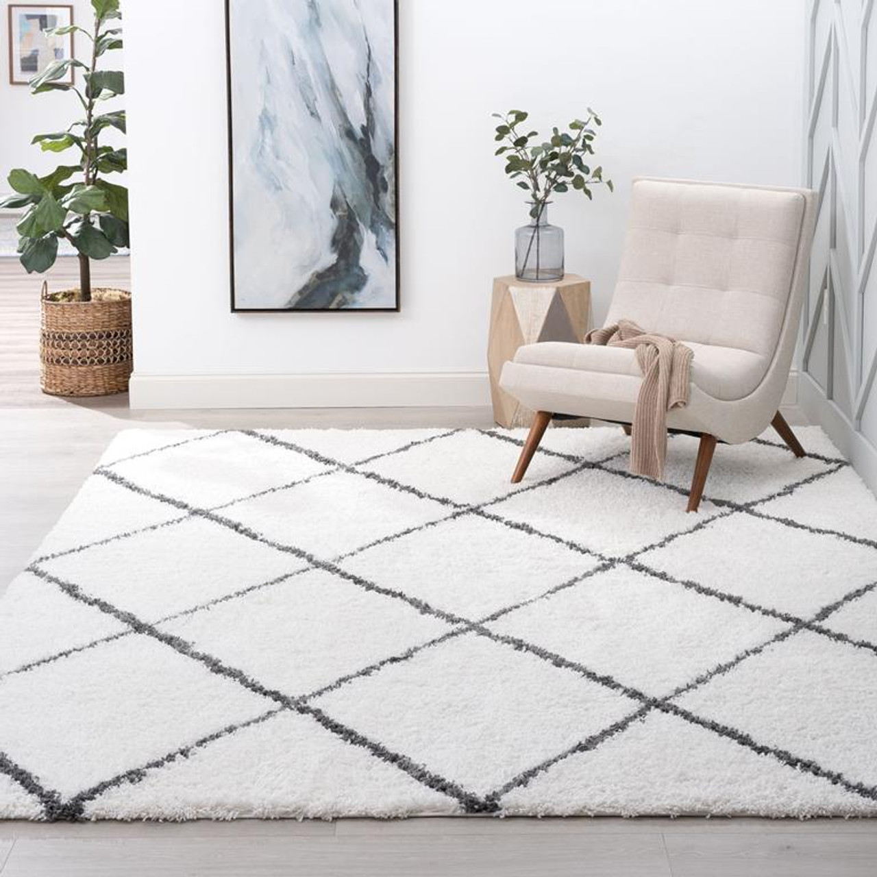 Myra White Diamond Rug - Magnolia