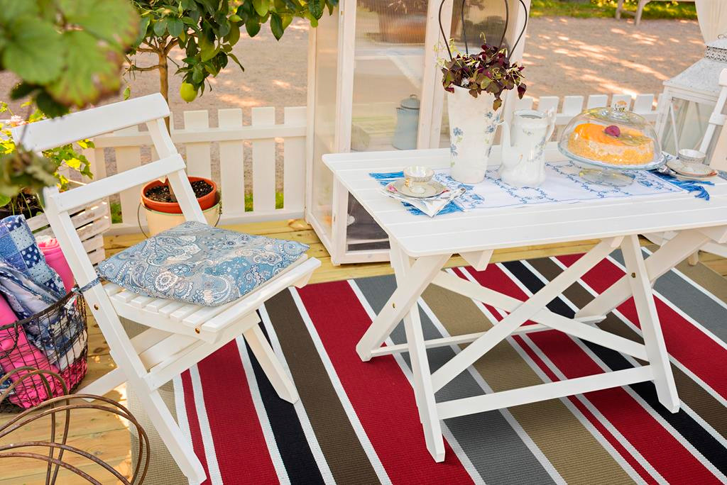 Kaleen Voavah VOA05-25 Red Area Rug Room Scene