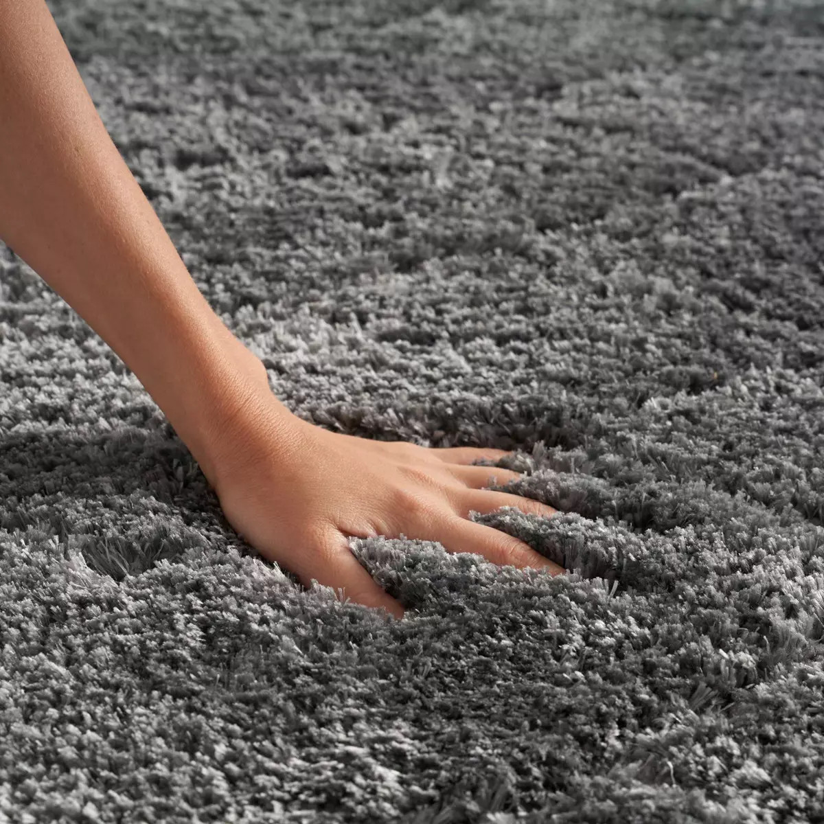 Nourison Dreamy Shag DRS03 Grey Area Rug Hand Showing Pile Thickness