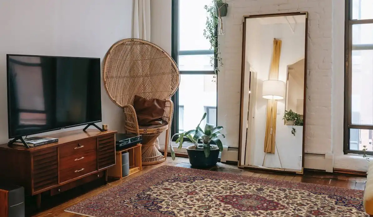 Jewel 4102 Heriz Ivory Area Rug by Concord Global Trading Room Scene