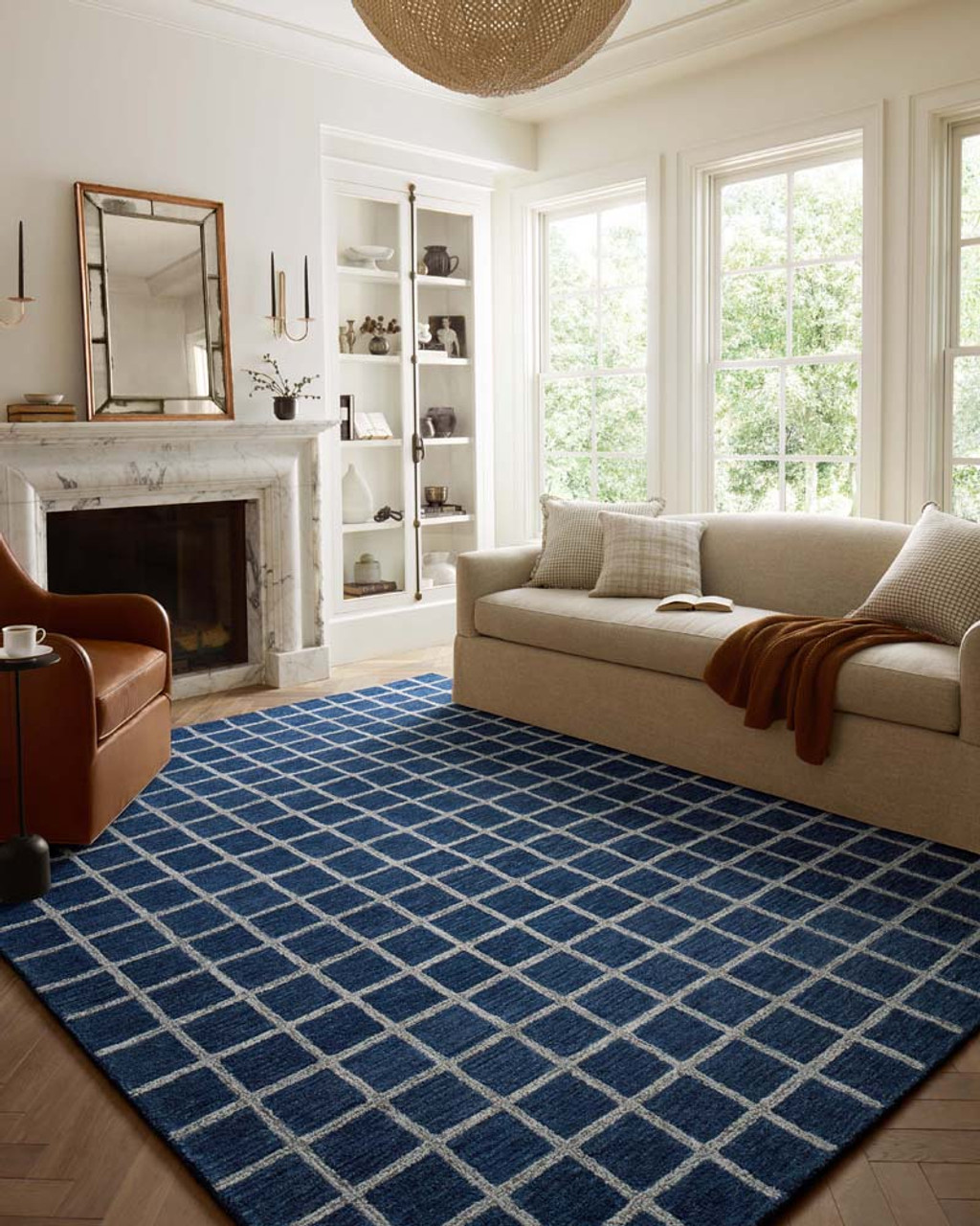 Polly POL-05 Navy Silver Area Rug - Chris Loves Julia x Loloi Room Scene Polly POL-05 Navy Silver Area Rug - Chris Loves Julia x Loloi Room Scene