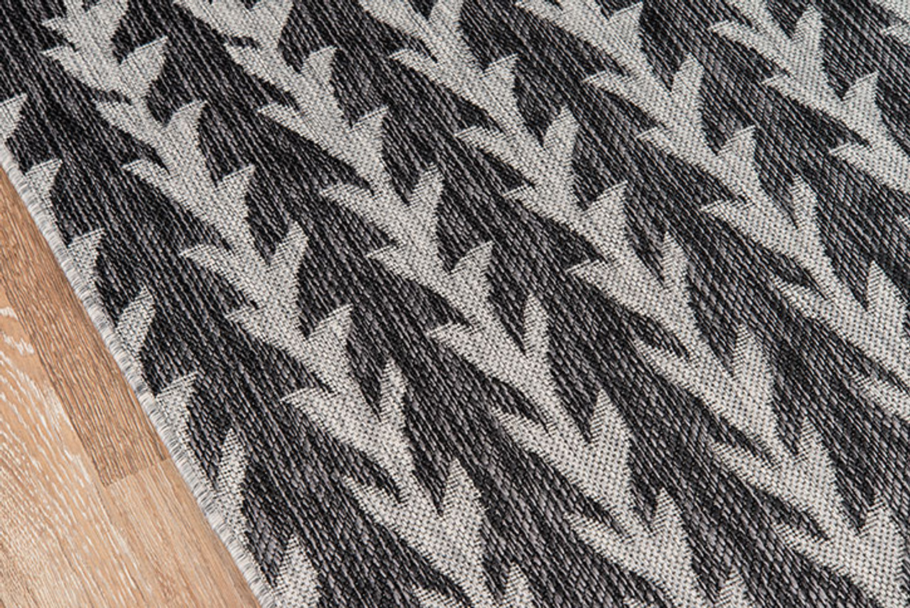 Novogratz by Momeni Villa VI-02 Amalfi Charcoal Area Rug Close Up