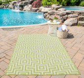 Momeni Baja BAJ-10 Retro Green Area Rug Room Scene Momeni Baja BAJ-10 Retro Green Area Rug Room Scene