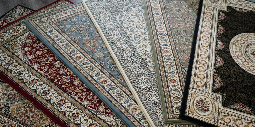 What Is the Difference Between Synthetic and Natural Fiber Rugs?